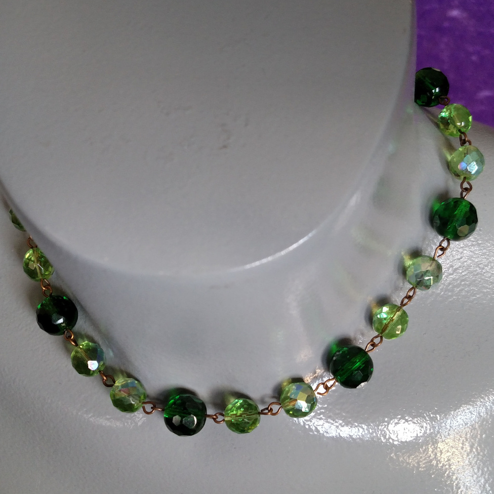 Vintage glass choker necklace emerald green